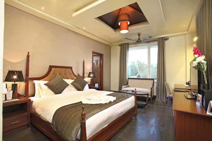 Godwin Hotel room